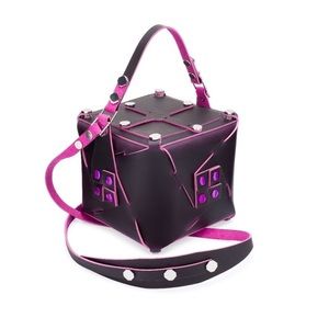 N.O.N.MEMBER PINK CUBE BAG
